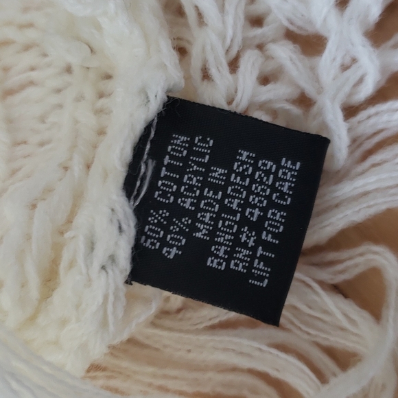 Distressed knit sweater - Picture 9 of 11